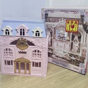 Flower Knows Sweetie bear makeup Organizer !!! Brand New In Box